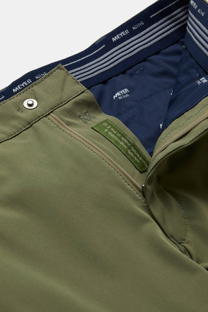 Skye 1-8070 ACTIVE • CHINO