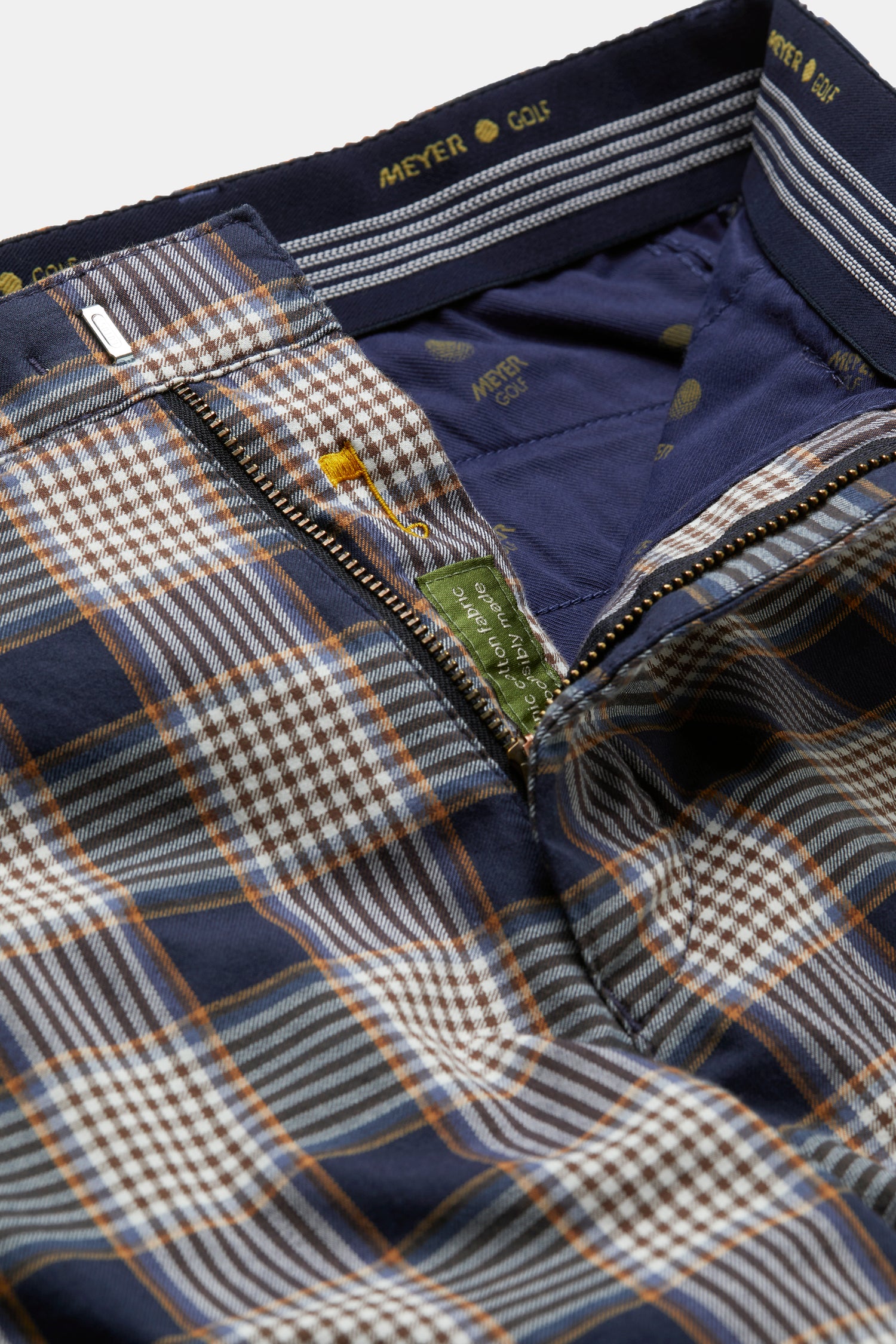 B-St. Andrews 1-8072 PRINCE OF WALES • GOLF SHORTS